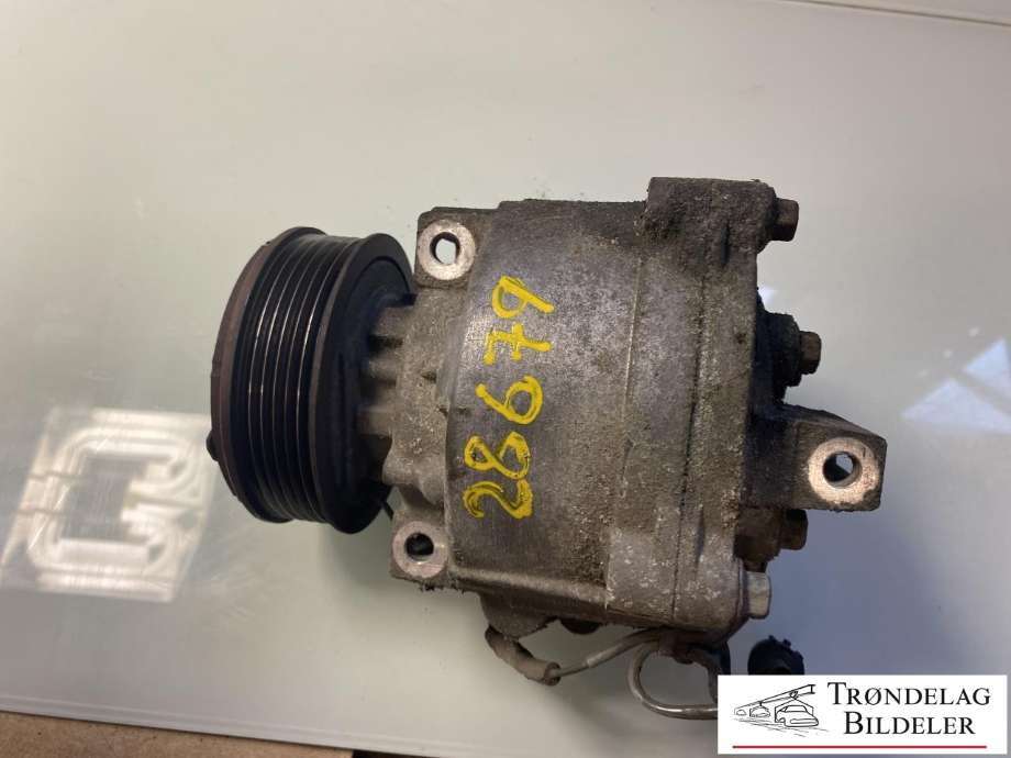 Aircondition kompressor til Mitsubishi Outlander 2010-2012 (Type II, Fase 2)  (7813A426|AKS200A402A|AKS200A402C|AKS200A402D|AKS200A402J|AKS200A402T|AKS200A407D|AKS200A407J|AKS200A411G|AKS200A413C|AKS200A413D|AKS200A413J|7813A212|1607966980)