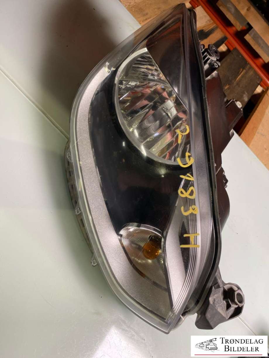 Frontlykt høyre halogen til VW Up, 2012-2019  (1S1 941 016 N)