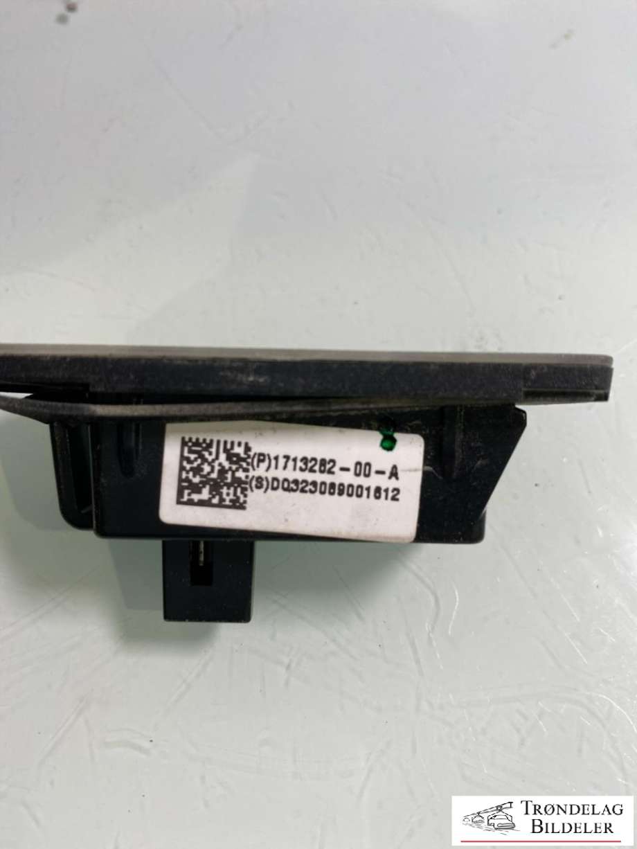 Skiltlys til Tesla Model Y 2021-2024 (Type I)  (1713282-00-A|)