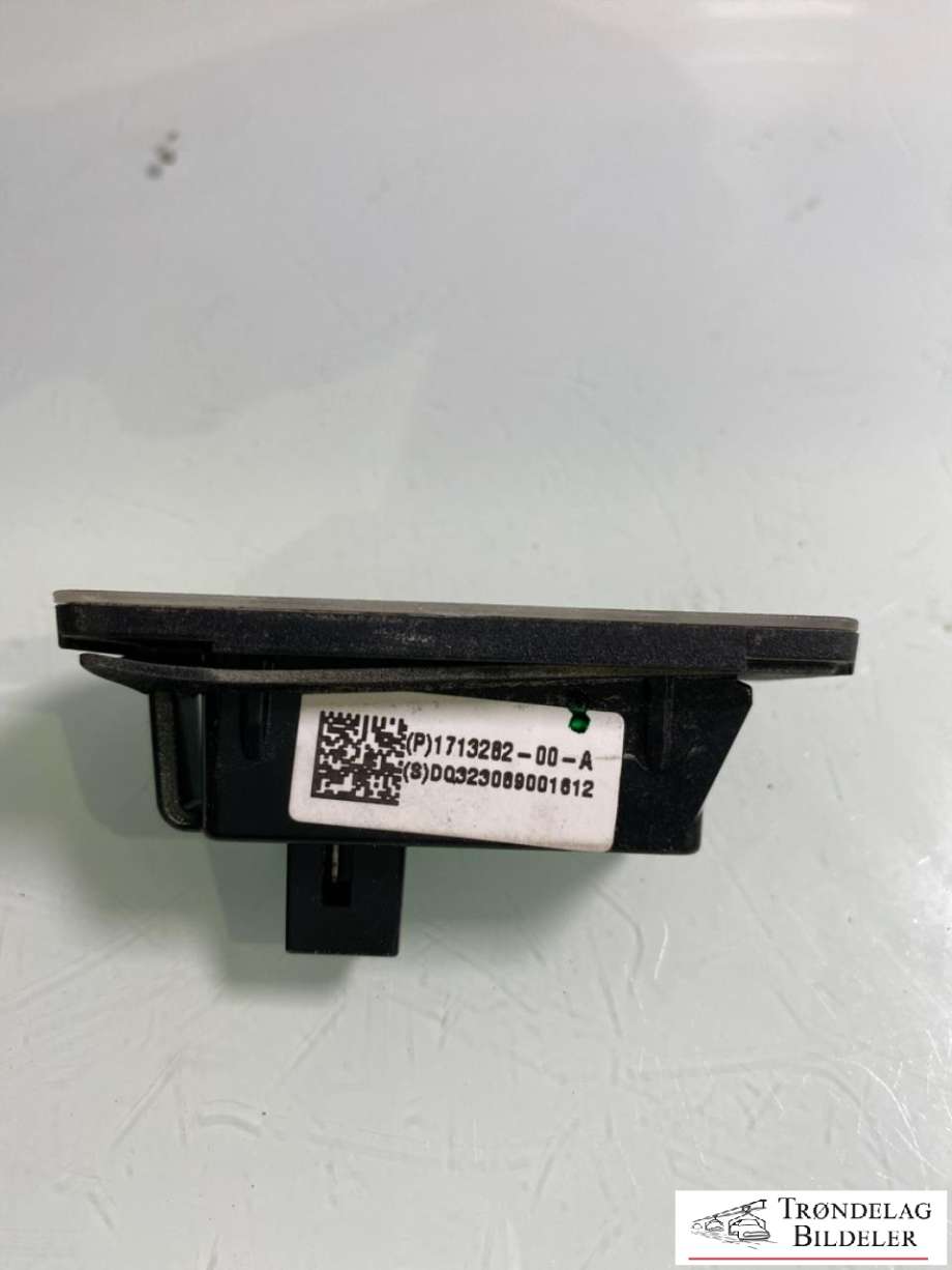Skiltlys til Tesla Model Y 2021-2024 (Type I)  (1713282-00-A|)