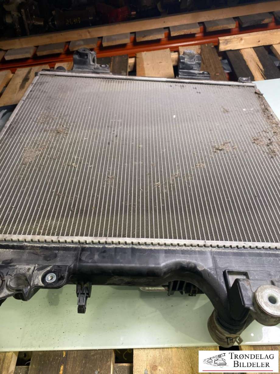 Radiator (automat gir) til Toyota Land Cruiser 150 2014-->> (Fase 2)  (1640030350|)