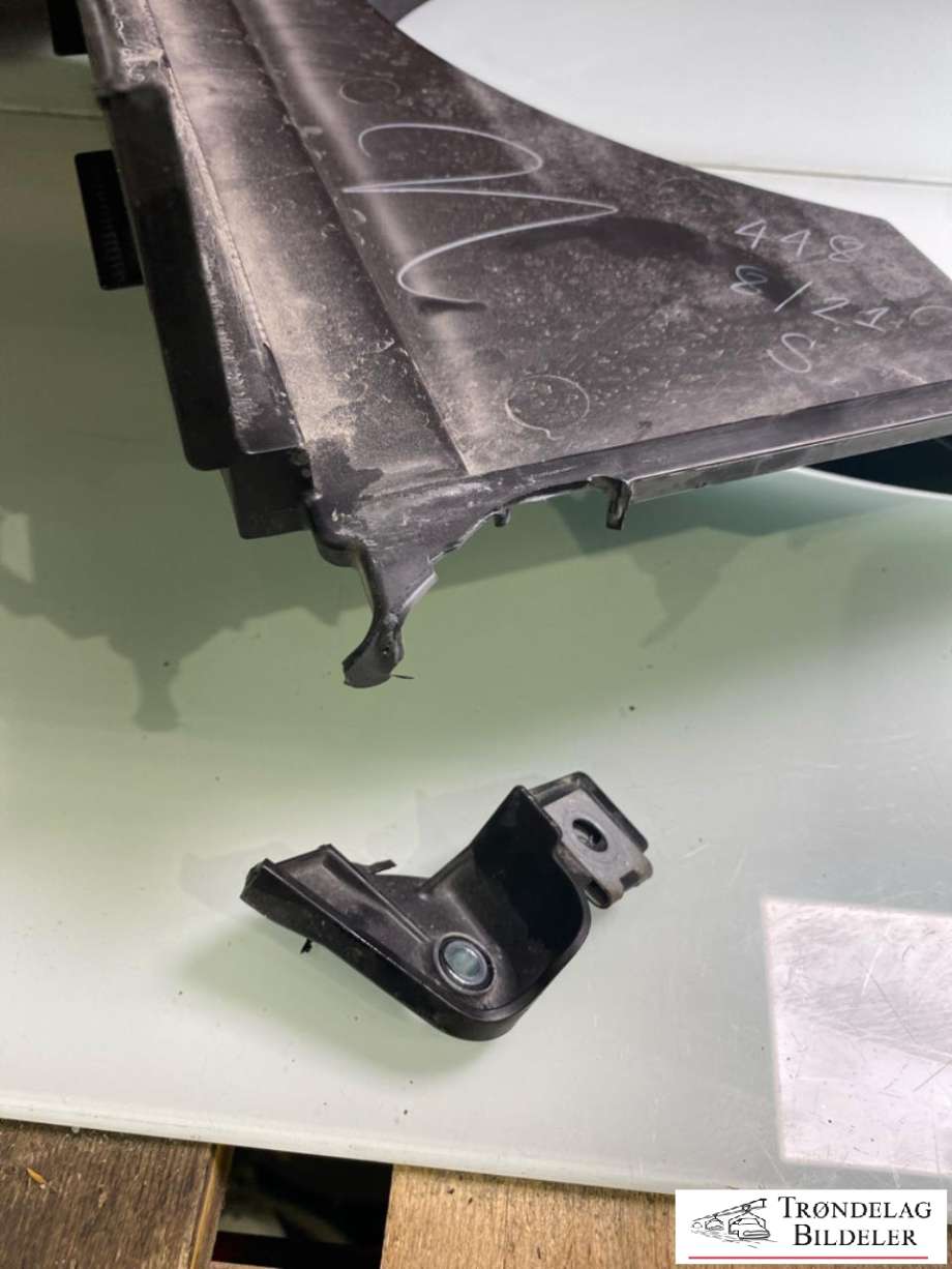 Radiator kappe til Toyota Land Cruiser 150 2014-->> (Fase 2)  (1671130060|)