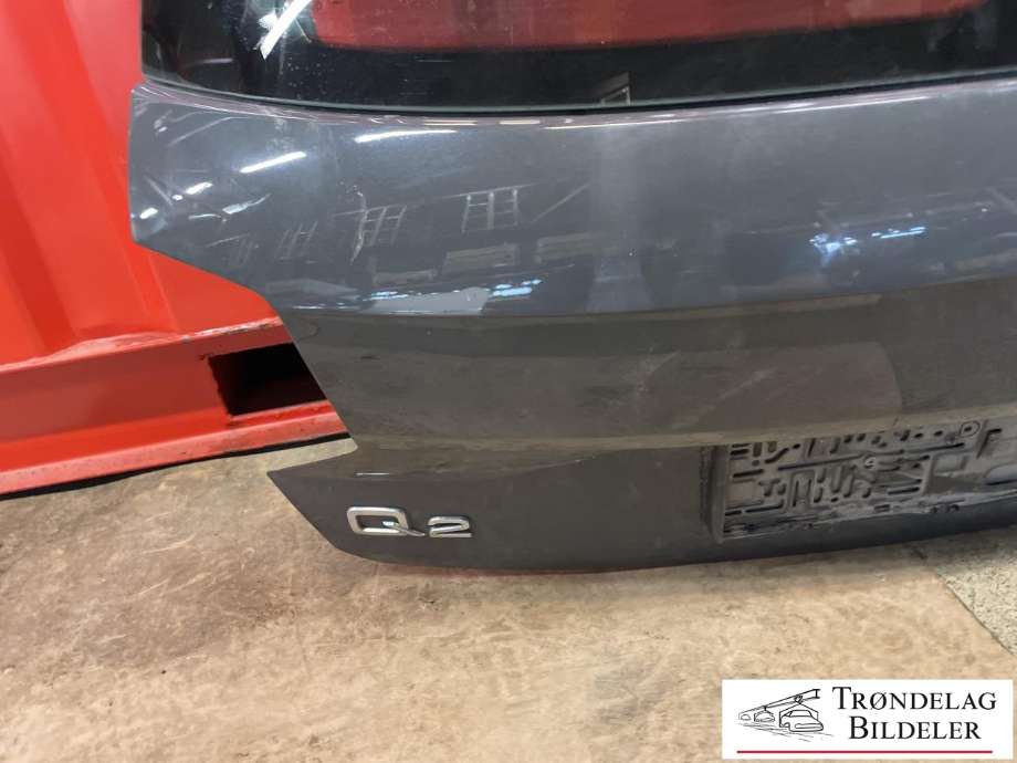 Bakluke til Audi Q2 2016-->>  (81A 827 025 E|)