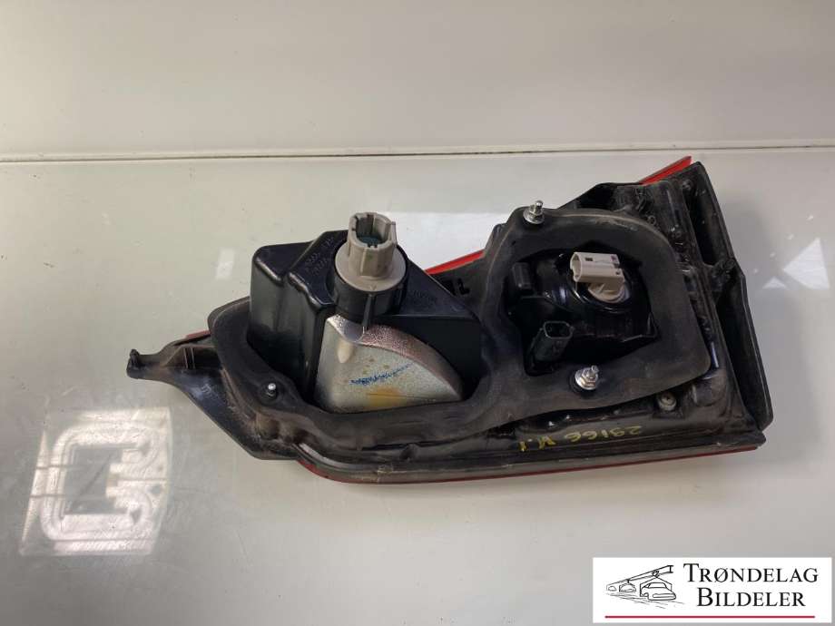 Baklykt venstre indre til Nissan Qashqai 2014-2021 (Type II)  (26555-4EA5C|26555-4EA5E|26555-4EA5A)