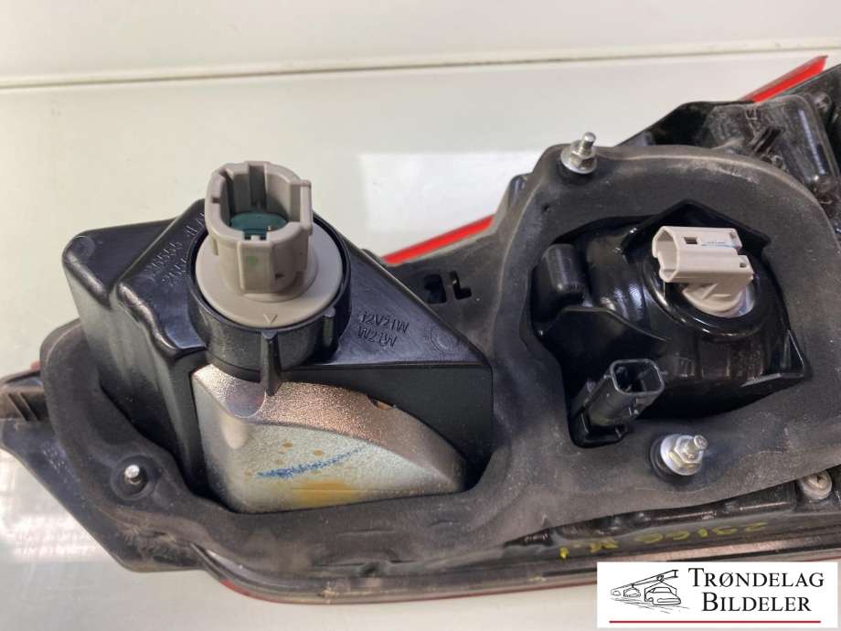 Baklykt venstre indre til Nissan Qashqai 2014-2021 (Type II)  (26555-4EA5C|26555-4EA5E|26555-4EA5A)