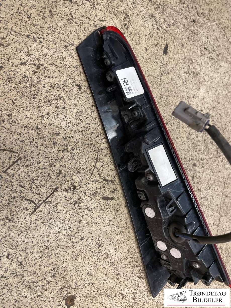 Baklykt høyre indre til Toyota Prius 2016-2023 (Type IV) (combi) (combi) (8158047070|)