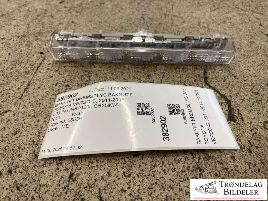 Baklykt bremselys bakrute til Toyota Verso-S, 2011-2015 (COMBI) (COMBI) (81006-52070)