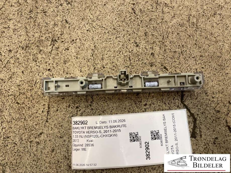 Baklykt bremselys bakrute til Toyota Verso-S 2011-2015 (COMBI) (COMBI) (81006-52070|)
