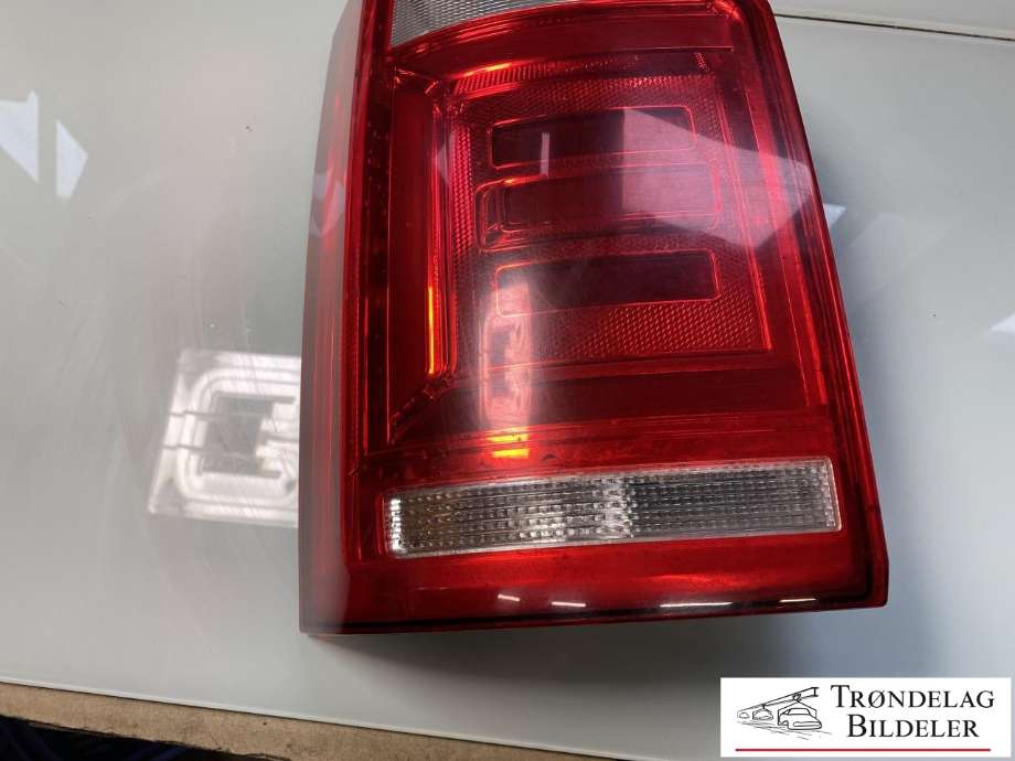 Baklykt venstre til VW Transporter / Caravelle 2015-2019 (T6) (T6) (7E0 945 207 E|)