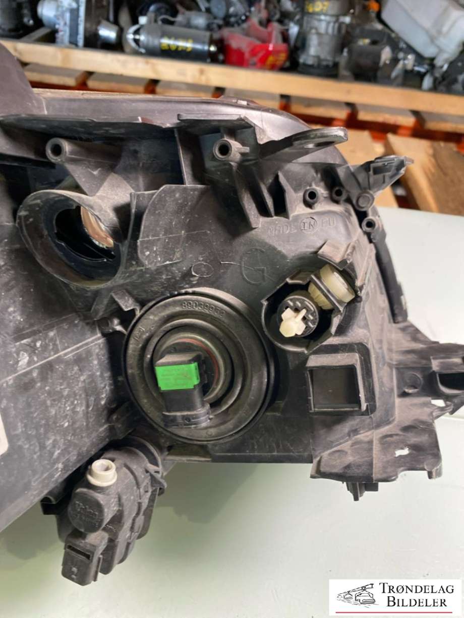 Frontlykt venstre halogen til Toyota Auris 2007-2010 (Type I, Fase 1) (8117002460|)
