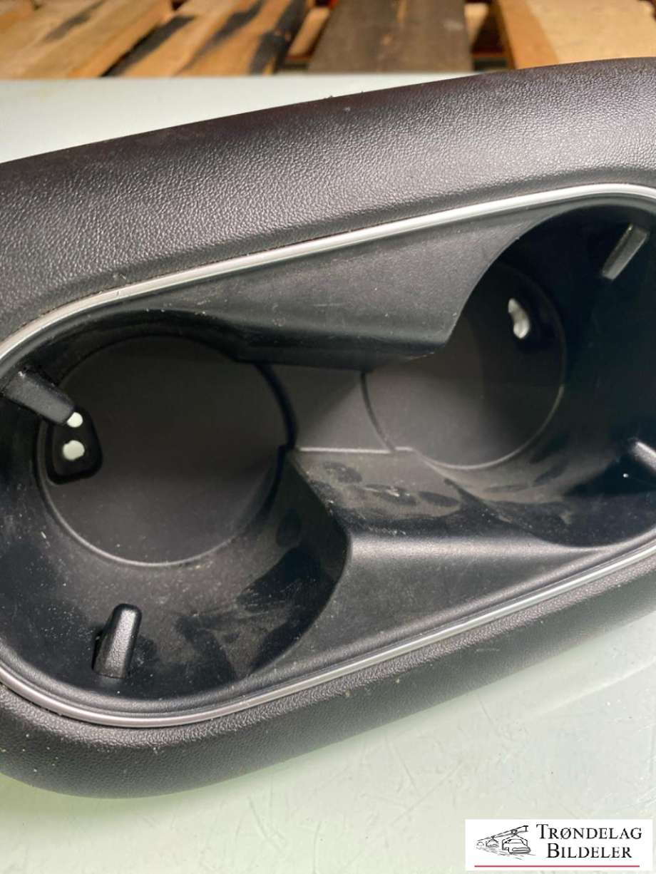 Dashbord koppholder til Hyundai Ioniq 5 2021-->> (84670GI000NNB|)