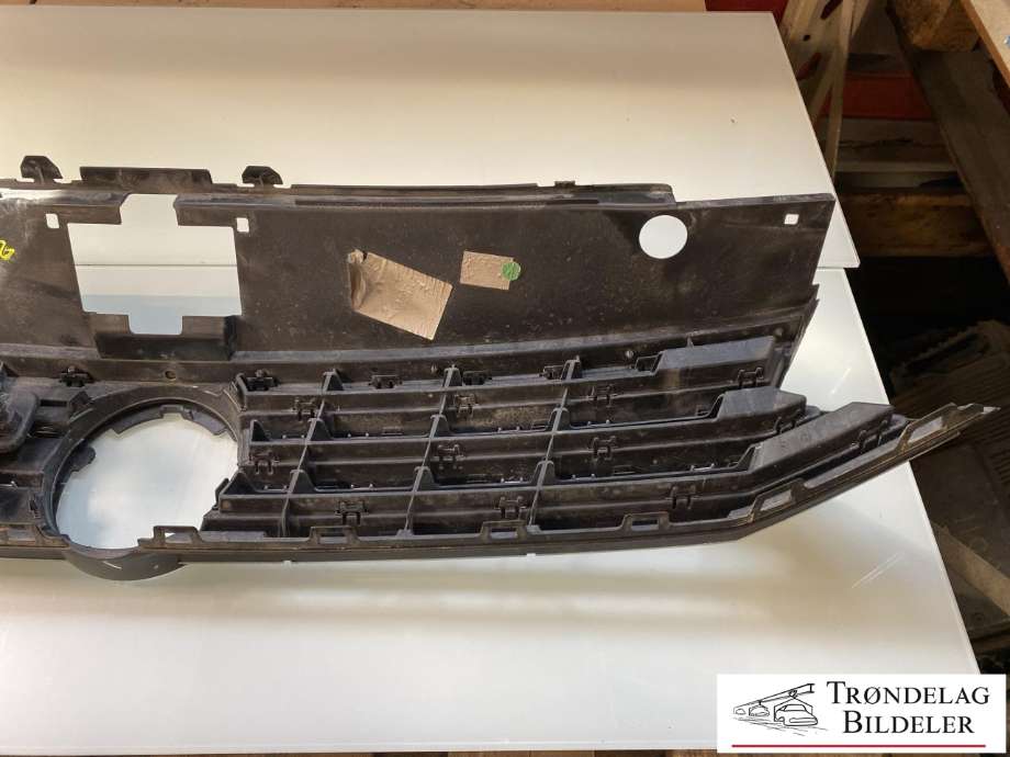 Grill til VW Passat 2015-2019 (Fase 1) (B8) (B8) (3G0 853 651 F|)