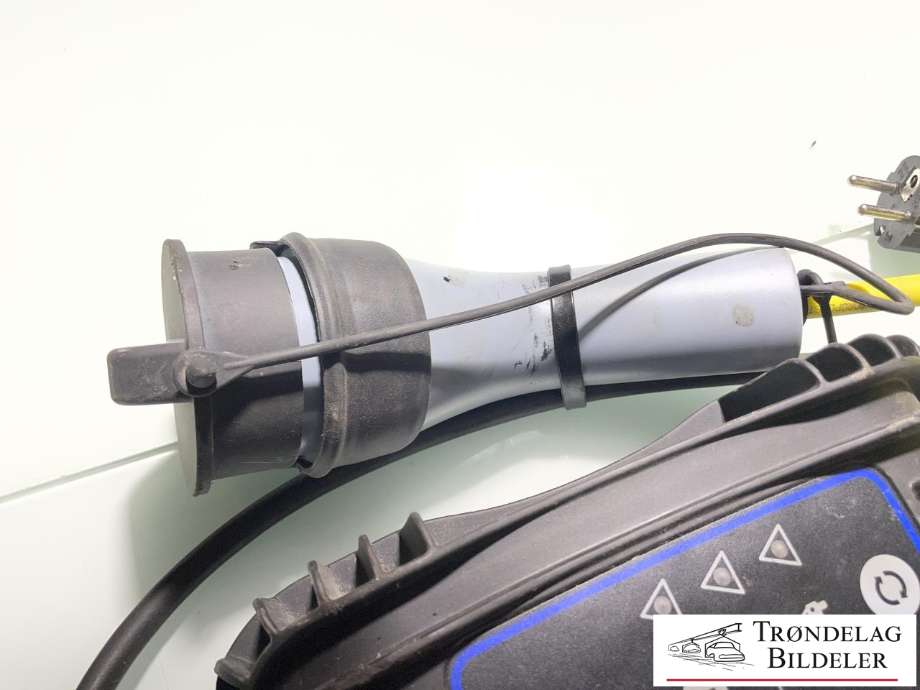 Batterilader kabel til VW Passat 2015-2019 (Fase 1) (B8) (B8) (NØDLADDER TYPE 2|4M|230V 10A|)