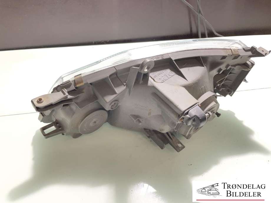 Frontlykt høyre halogen til Toyota Hiace 2001-2006 (Fase 2) (81110-26080|81110-26081|81110-26082|81110-26083)