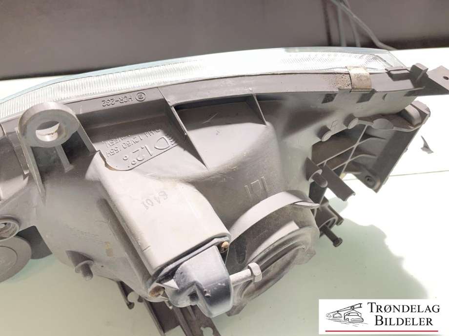 Frontlykt høyre halogen til Toyota Hiace 2001-2006 (Fase 2) (81110-26080|81110-26081|81110-26082|81110-26083)
