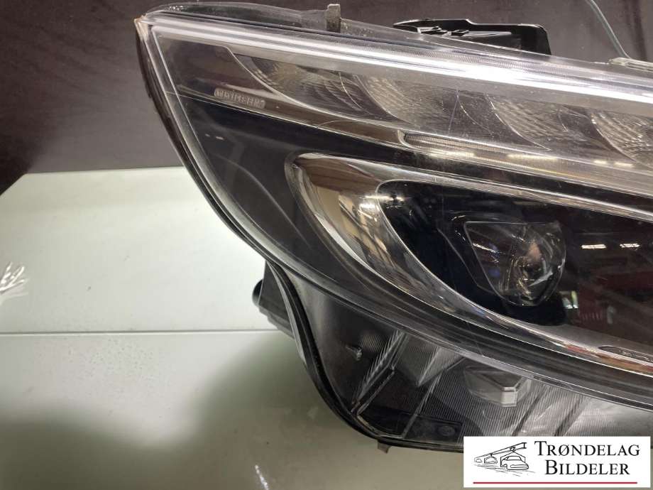 Frontlykt høyre xenon til Mercedes Vito 2014-->> (W447) (W447) (A 447 906 53 00|)