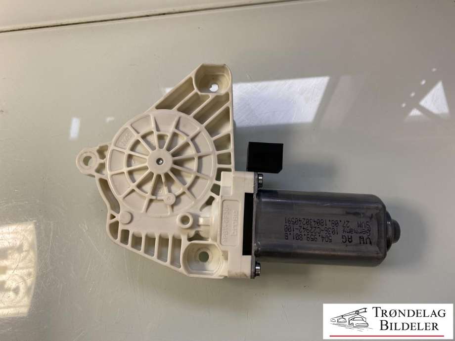 Ruteheis, kun motor, venstre foran til VW Passat 2015-2019 (Fase 1) (B8) (B8) (4K0 959 801|)