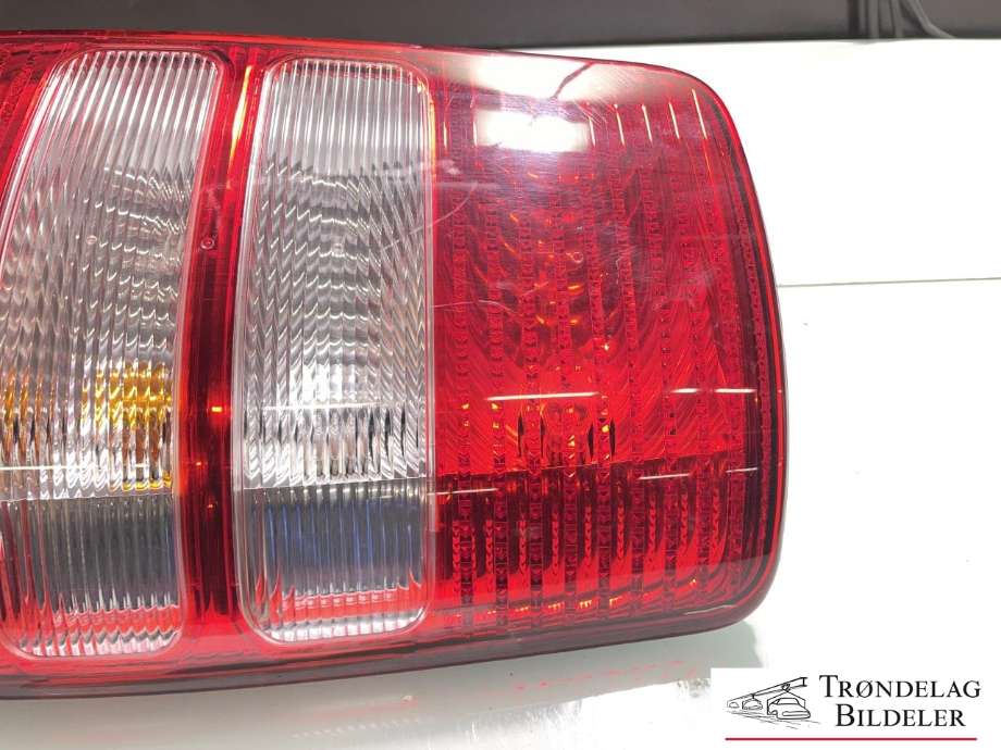 Baklykt høyre til VW Caddy 2010-2015 (Type III, Fase 2)  (2K5945096J|2K5945096P|)