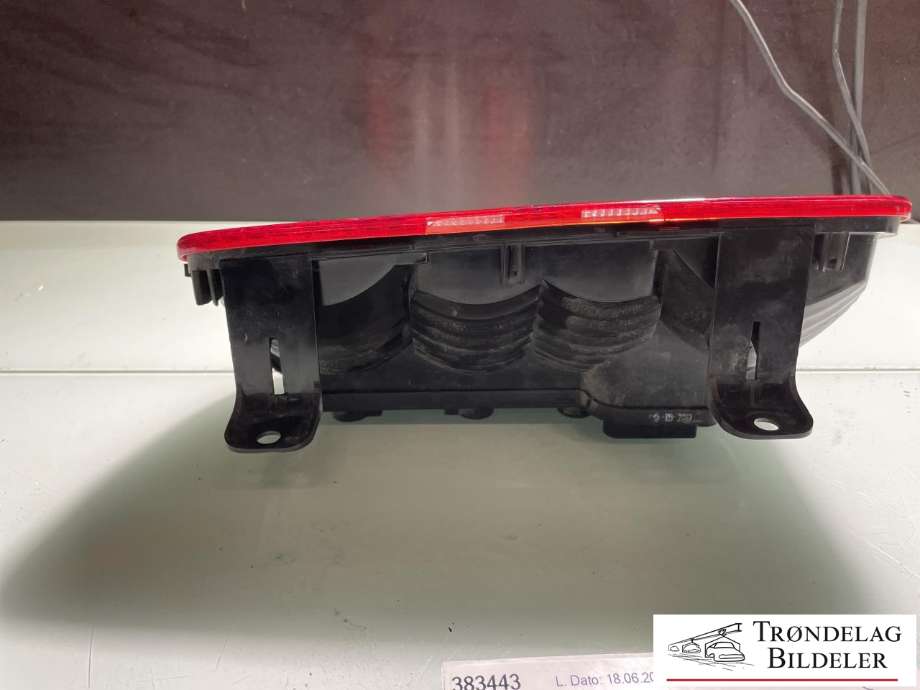 Baklykt høyre til VW Caddy 2010-2015 (Type III, Fase 2)  (2K5945096J|2K5945096P|)