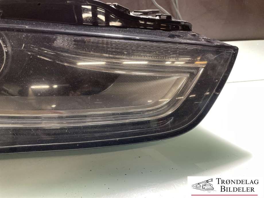 Frontlykt høyre xenon til Audi A4, Allroad 2009-2016 (Type I) (B8) (B8) (8K0 941 044 C|8K0 941 044 F|8K0 941 006 C)