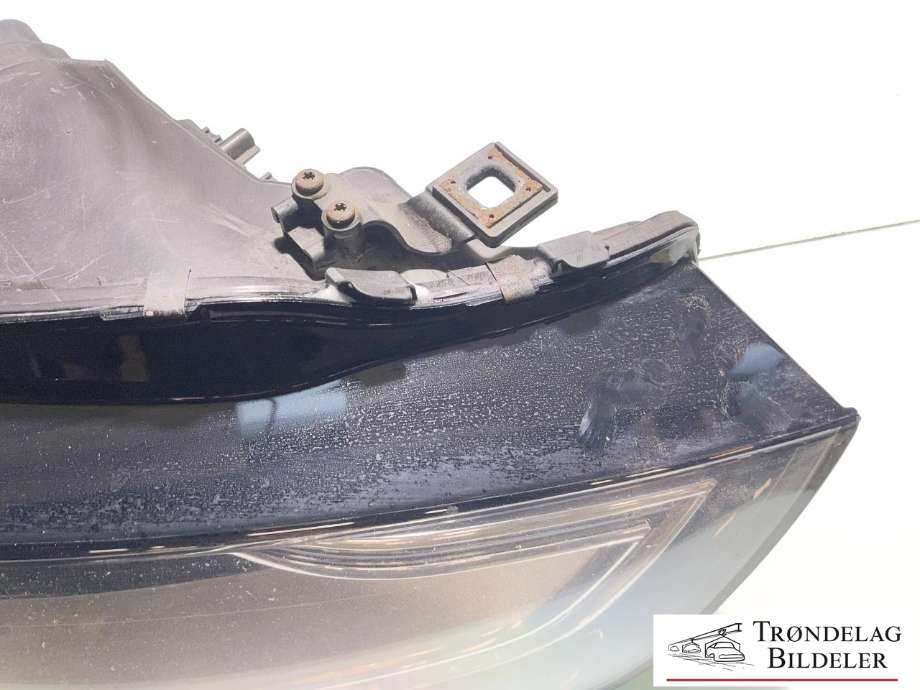 Frontlykt høyre xenon til Audi A4, Allroad 2009-2016 (Type I) (B8) (B8) (8K0 941 044 C|8K0 941 044 F|8K0 941 006 C)