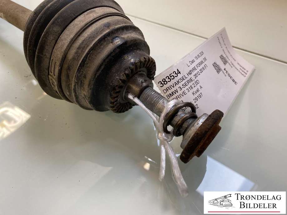 Drivaksel høyre foran, diesel/manuell til BMW 3-Serie 2012-2018 (F30/F31/F34) (F30/F31/F34) (31 60 7 597 694|7638776|)