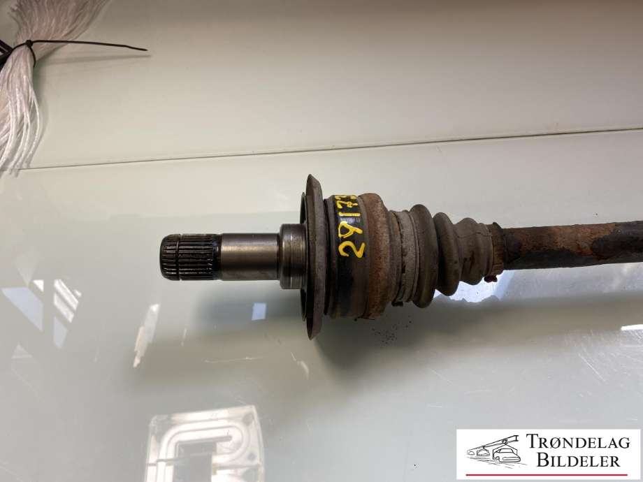 Drivaksel høyre bak, diesel/automat til BMW 5-Serie 2010-2017 (F10/F11) (F10/F11) (33 20 7 581 018|)