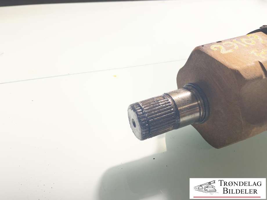 Drivaksel venstre foran, diesel/automat til VW Transporter / Caravelle 2015-2019 (T6) (T6) (7E0407271P|7LA407271E|7E0407451AX)