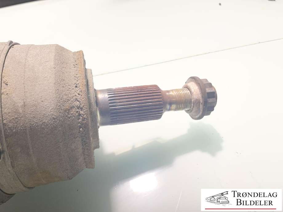 Drivaksel venstre foran, diesel/automat til VW Transporter / Caravelle 2015-2019 (T6) (T6) (7E0407271P|7LA407271E|7E0407451AX)