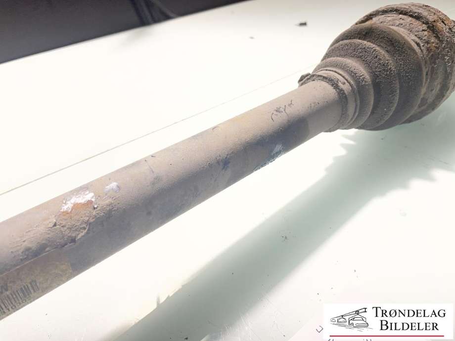 Drivaksel høyre bak, diesel/automat til BMW X5 2013-2018 (F15) (F15) (33 20 8 609 839|)