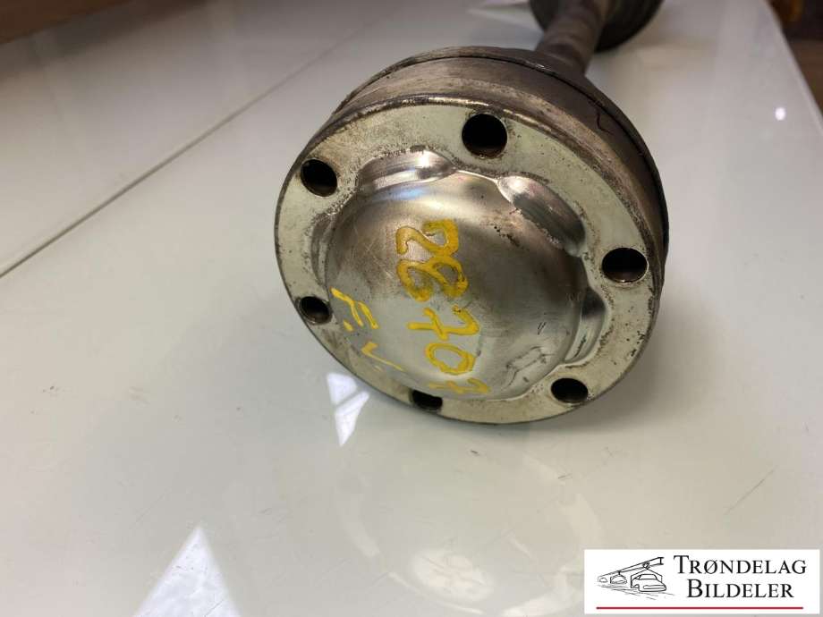 Drivaksel venstre foran, diesel/automat til Mercedes Vito/Viano 2010-2014 (Fase 2) (W639) (W639) (A 639 330 08 01|)