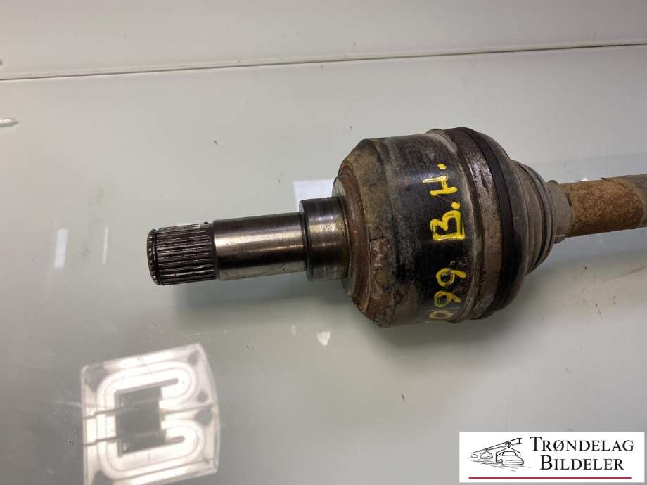 Drivaksel høyre bak, diesel/automat til Mercedes Vito 2014-->> (W447) (W447) (A 447 350 39 00|)