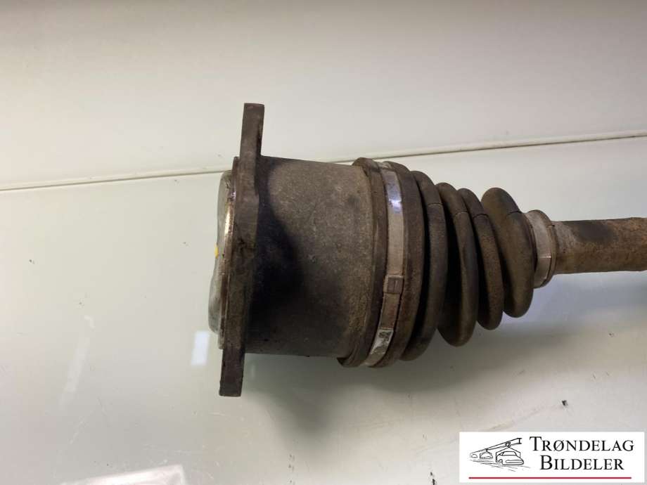 Drivaksel venstre foran, diesel/manuell til Toyota Hiace 2001-2006 (Fase 2)  (4343026032|4343026033|)