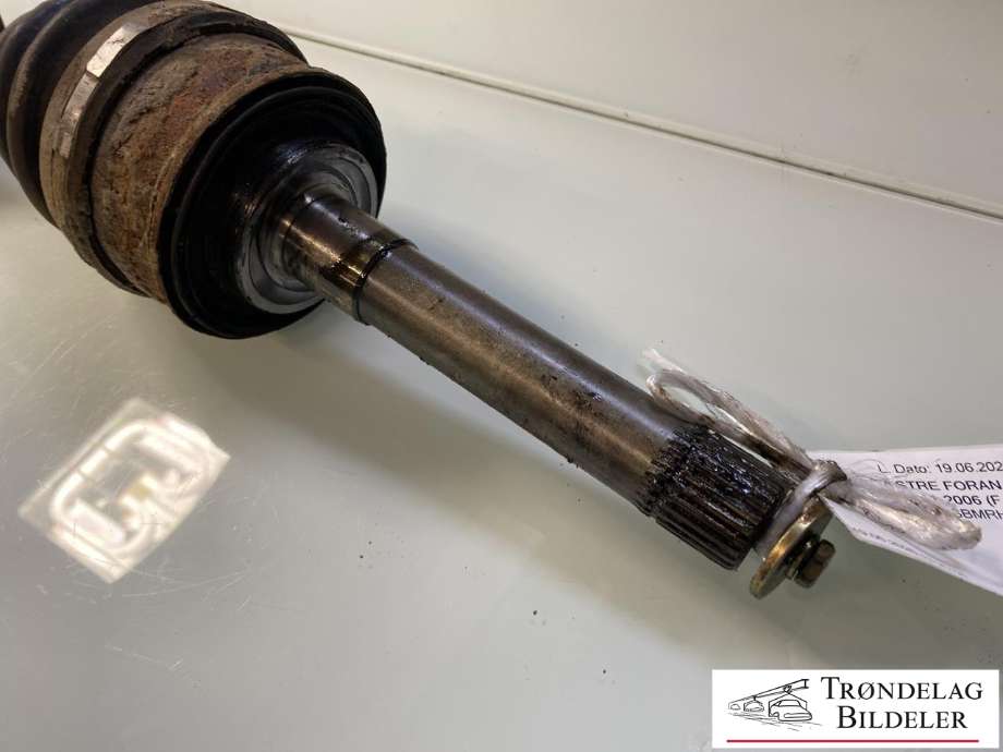 Drivaksel venstre foran, diesel/manuell til Toyota Hiace 2001-2006 (Fase 2)  (4343026032|4343026033|)