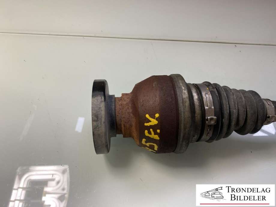 Drivaksel venstre foran, diesel/manuell til VW Tiguan 2007-2011 (Type I, Fase 1)  (5N0 407 763 A|)