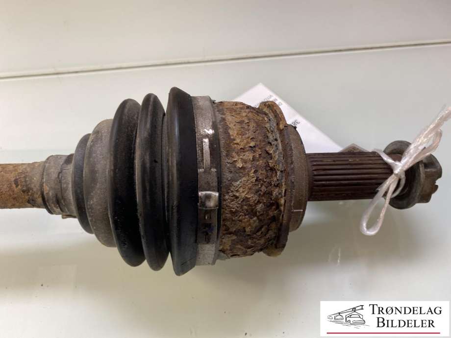 Drivaksel høyre bak, diesel/automat til Mercedes Vito/Viano 2010-2014 (Fase 2) (W639) (W639) (A 639 350 17 10|)