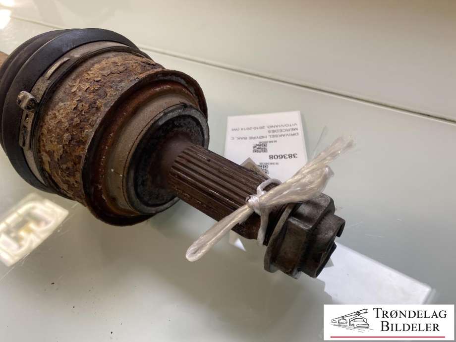 Drivaksel høyre bak, diesel/automat til Mercedes Vito/Viano 2010-2014 (Fase 2) (W639) (W639) (A 639 350 17 10|)