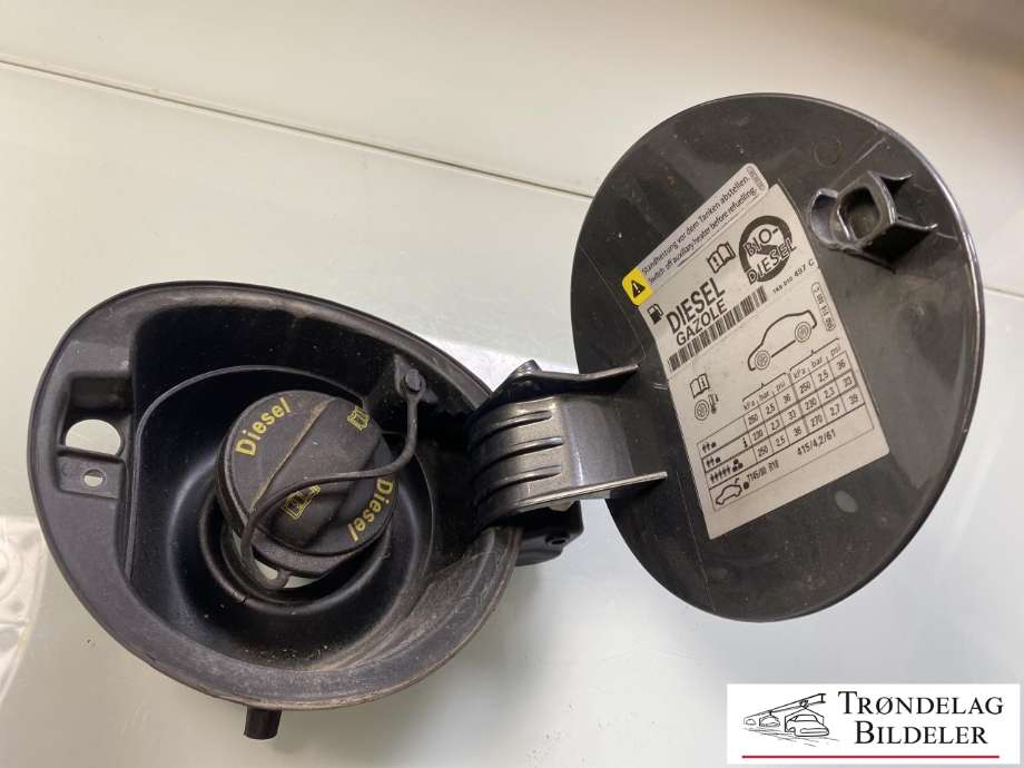Tanklokk til VW Tiguan 2011-2016 (Type I, Fase 2) (5N0809857D|5N0809857D GRU|)