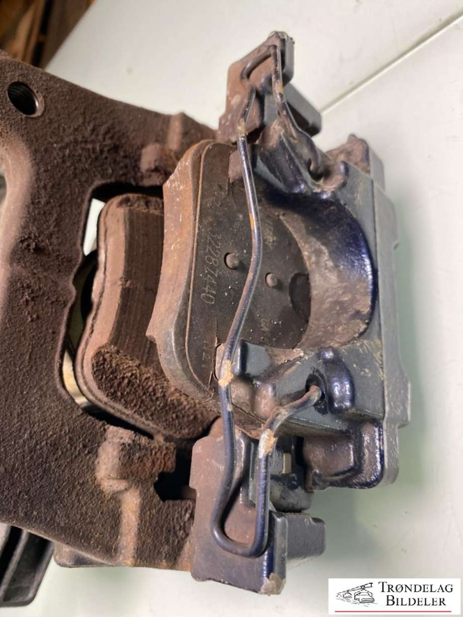 Bremsecaliper høyre bak til Volvo XC40 2018-2024  (36012914|36012915|)