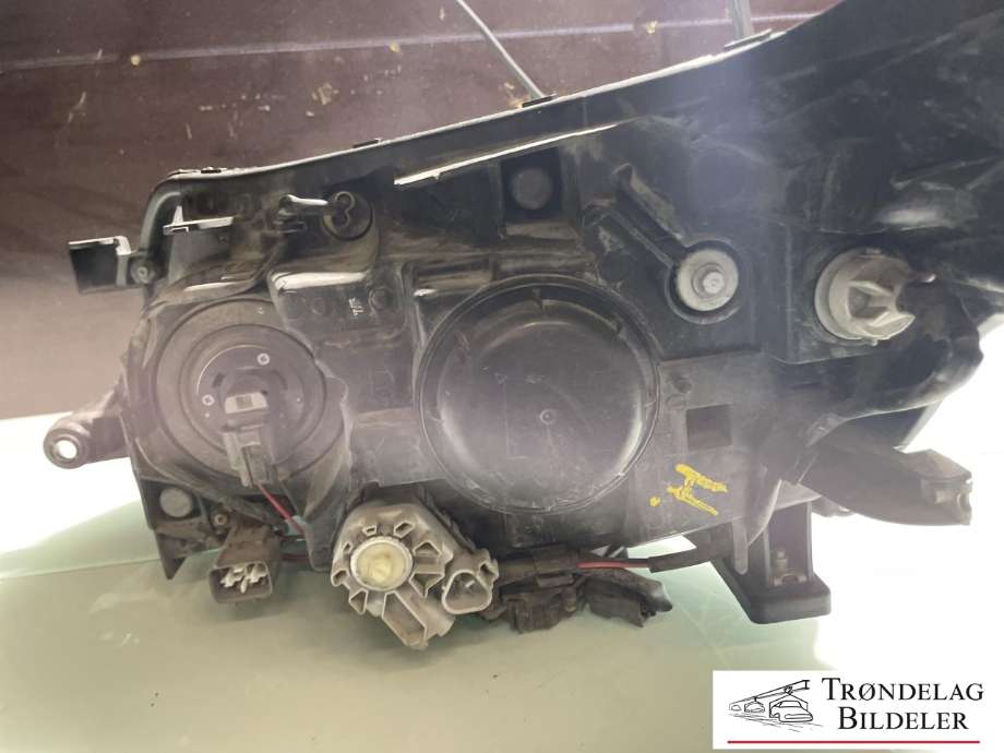 Frontlykt høyre xenon til Subaru Forester 2008-2013 (Type III)  (84001SC123|)
