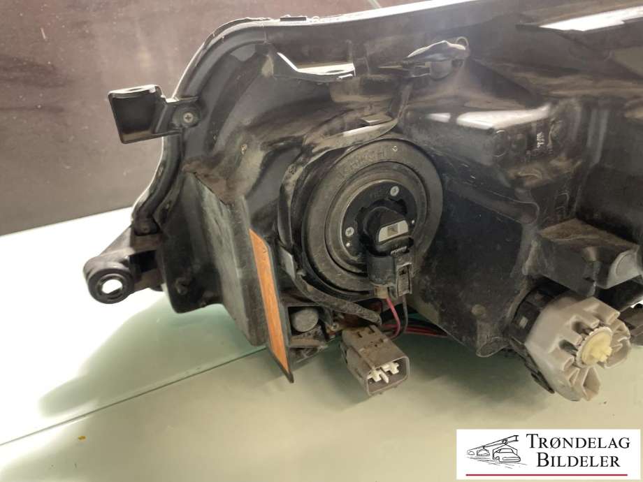 Frontlykt høyre xenon til Subaru Forester 2008-2013 (Type III)  (84001SC123|)