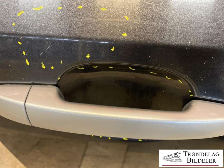 Dør høyre foran til Subaru Forester 2008-2013 (Type III)  (60009SC0219P|)