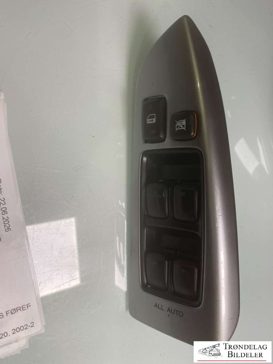 Bryter ruteheis førerdørspanel til Toyota Land Cruiser 120, 2002-2009  (8403060022)