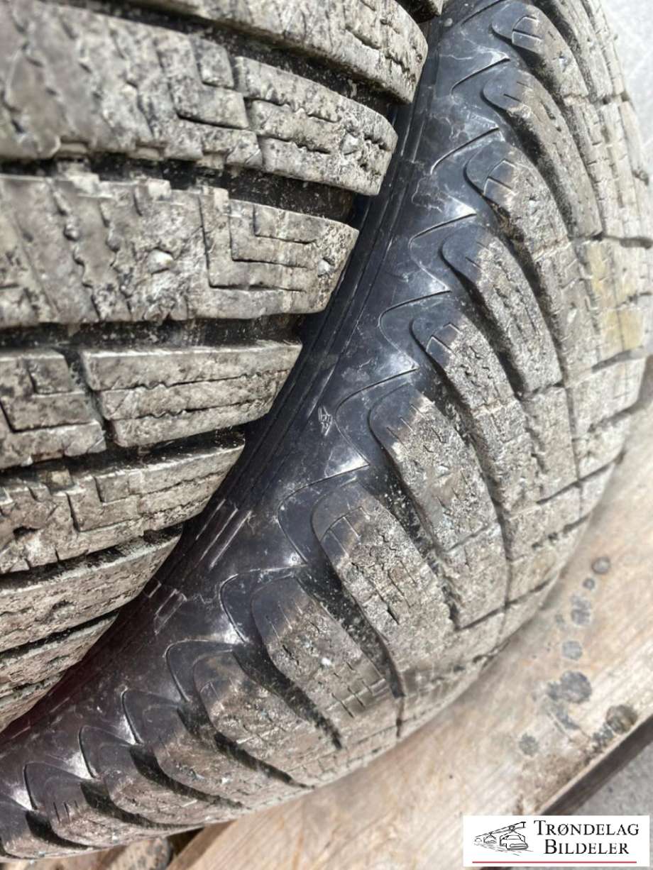 Hjulsett aluminium vinter til Nissan Pathfinder 2005-2010 (Fase 1) (R51) (R51) (255/65/R17|9-10 MM MØNSTERDYBDE|PROD 13-22)