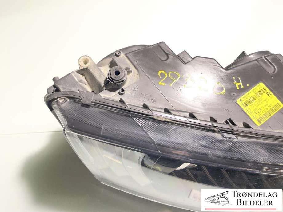 Frontlykt høyre xenon til Škoda Octavia 2013-2016 (Type III, Fase 1) (5E1941018B|8K0941597E|4G0907697D|1T0941329B|5E1941016B|30127228400)