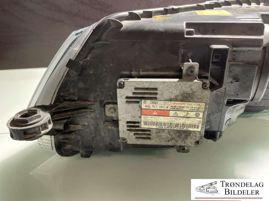 Frontlykt høyre xenon til Škoda Octavia 2013-2016 (Type III, Fase 1) (5E1941018B|8K0941597E|4G0907697D|1T0941329B|5E1941016B|30127228400)