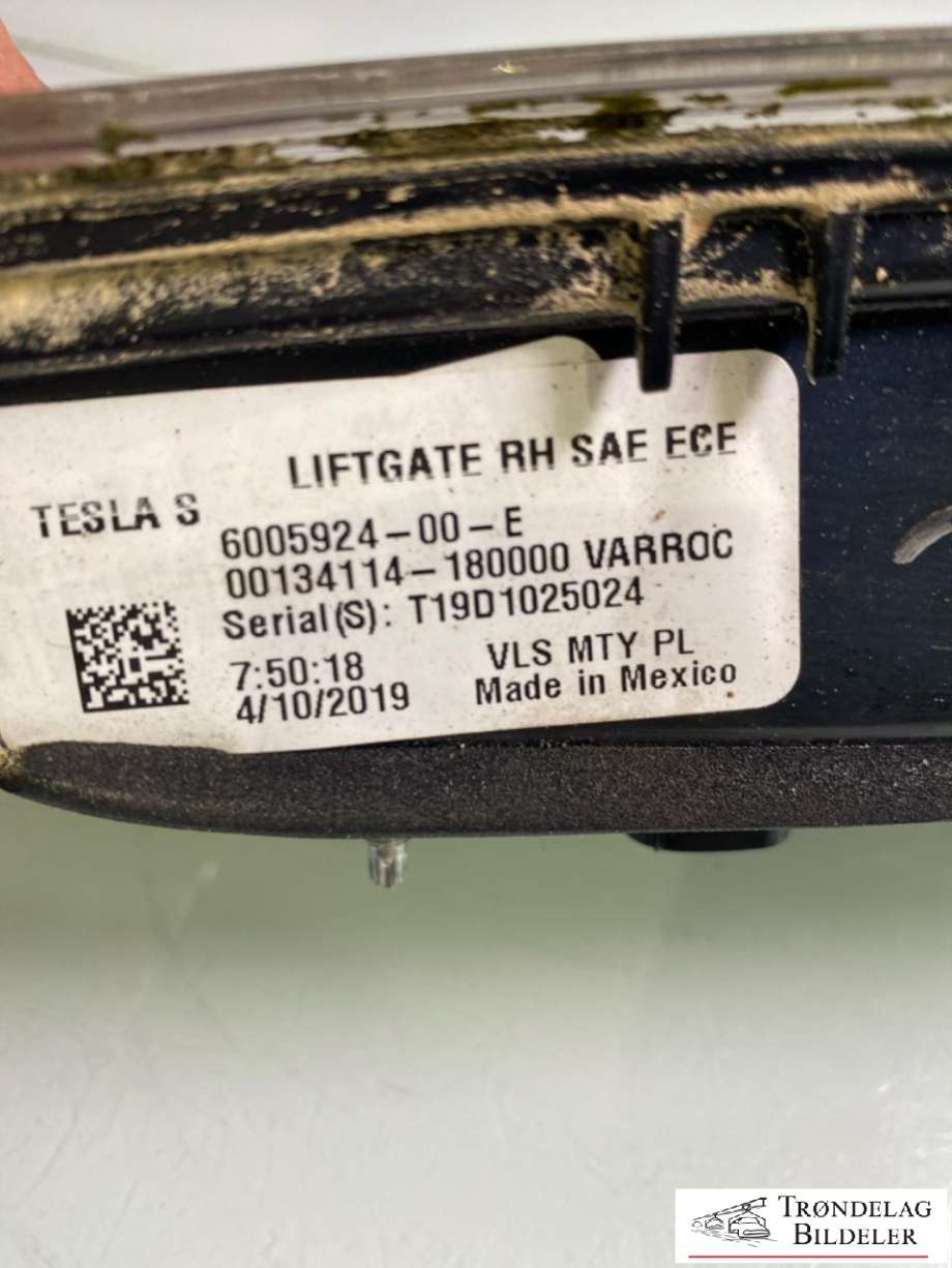 Baklykt høyre indre til Tesla Model S 2013-2016 (Fase 1)  (6005924-00-E|)