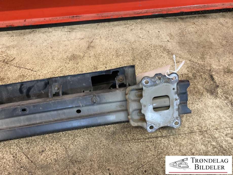 Støtfangerforsterkning foran til Subaru Forester 2008-2013 (Type III)  (57711SC0009P|)