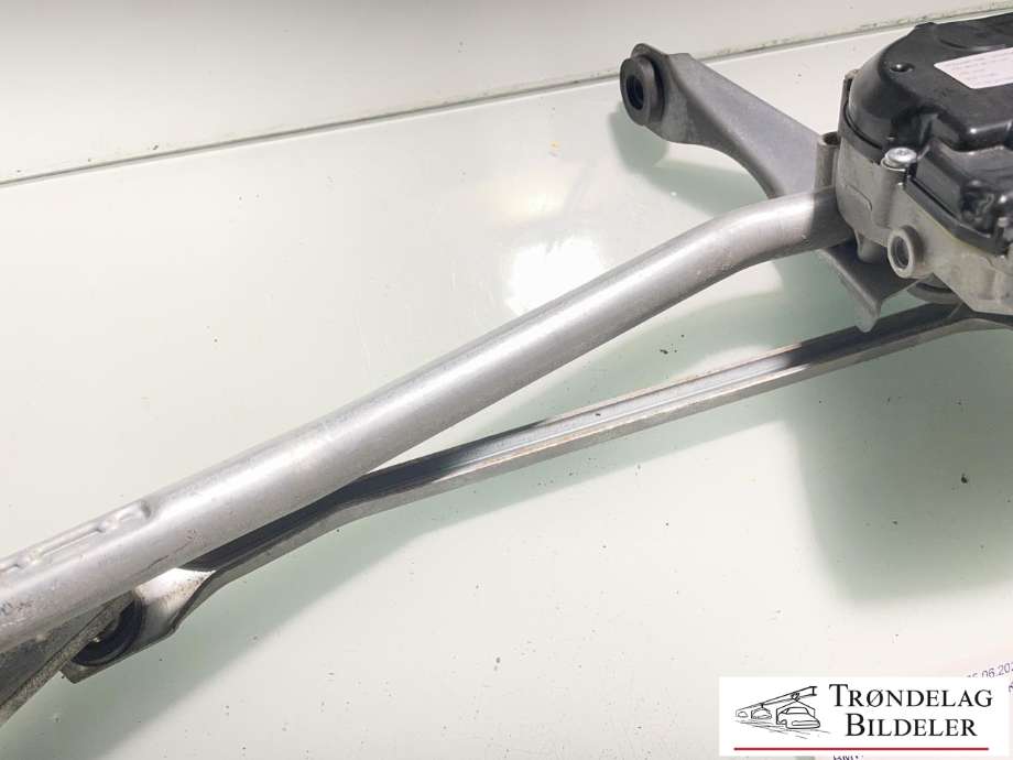 Viskermotor frontrute komplett m/overføring til BMW 5-Serie 2017-->> (G30/G31) (G30/G31) (61 61 2 709 189|61 61 9 851 351|)