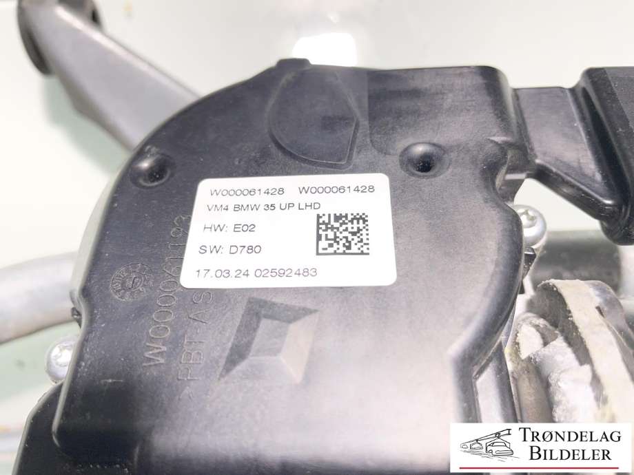 Viskermotor frontrute komplett m/overføring til BMW 5-Serie 2017-->> (G30/G31) (G30/G31) (61 61 2 709 189|61 61 9 851 351|)